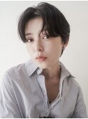 大人かわいいハンサムショートアッシュブラックニュアンスパーマ