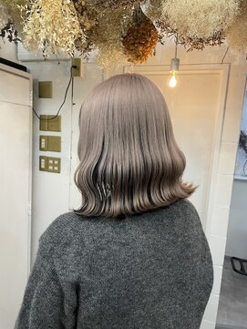 ラフ 原宿(L.a.a.g.f harajuku) 外ハネウェーブ くすみベージュ＠原宿