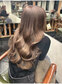 ミルクティーベージュのロングウェーブ