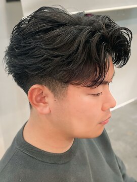 バース バイ ハピネス(BIRTH by happiness) 奈良men's短めフェザーパーマフェザーショート刈り上げ