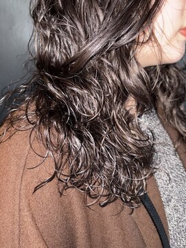 アンドバイモードケイズ (and by MODE K's) スパイラルパーマ