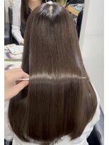 キニ(KINI)&nbsp;赤みを抑えた、大人のオリーブカラー