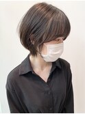 大人かわいい耳かけショートウルフ丸みとくびれ似合わせカット