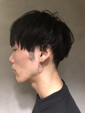 ジーナ(XENA) 無造作マッシュスタイル