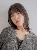ミディアムウルフでおしゃれ女子