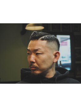 [HPB AWARD 2024 BEST SALON SILVER Prize受賞]印象を変えるシェービング,眉カットで一味違うイイ男を演出!