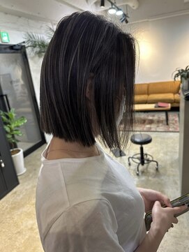 メリー オオサカ(Merly Osaka) さりげなくて可愛い暗髪ハイライト