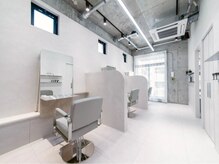 【お悩みを、誰にも気をつかわずに話せる場所】2席だけの半個室サロンで、あなただけの“贅沢な時間”を