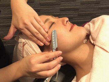 エグゼグティブクラブ 麻布十番(EXECUTIVE CLUB)の写真/【麻布十番】マンツーマン施術で、あなたの髪のお悩みをしっかりと把握!お客様と向き合いなりたいを叶える