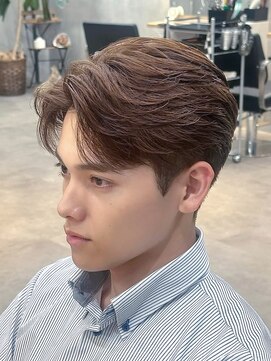 トゥイン 八王子(TWIN) メンズ刈り上げセンターパートフェザーパーマ