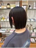 切りっぱなしストレートボブ