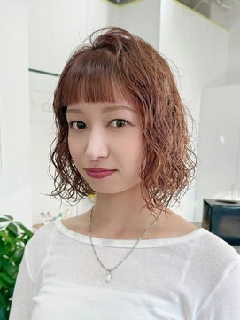 ヒイロ(hiilo.) カットカラーパーマで、ファッションに合わせてトータルコーデ♪