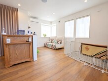 フロー(Flow)の雰囲気(待合にキッズスペースを併設♪お子様連れの味方です♪)
