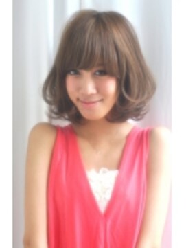 クラン(clan) 大人かわいい外国人風透け感カラーワンカールミディ