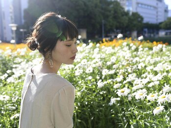 イスコ(ISCO)の写真/4種類のアロマオイルから香りをチョイス♪半個室フルフラットシャンプー台で極上のアロマスパで癒しを…。
