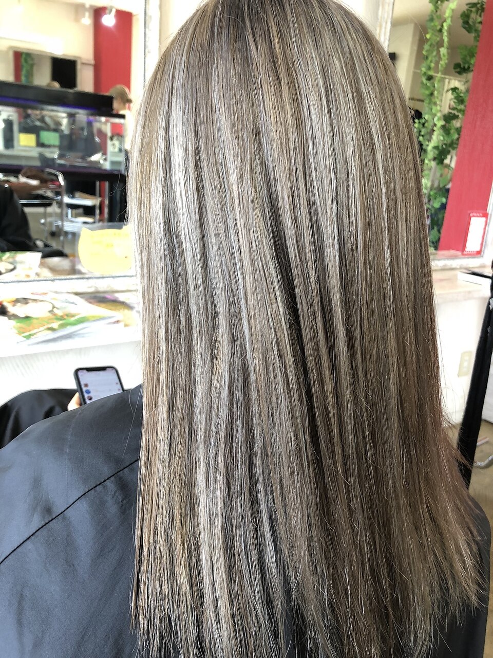 シルバーメッシュグレージュ：L034684065｜カレント(Current)のヘア