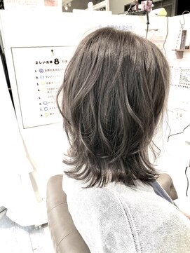 ハナビ(hanabi) 髪質改善　ミディアムフリップスタイル　グレイジュ