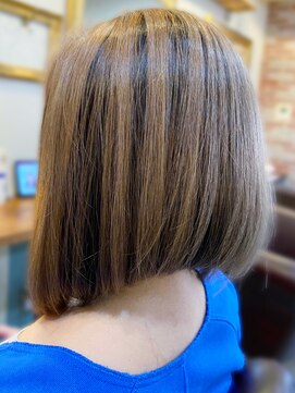 シオンヘアー(sion hair) 20代30代大人可愛い小顔ボブ前下がりショートハイライト