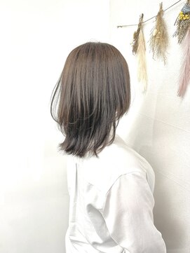 トリニティ 本厚木(trinity) ミディアムレイヤーくびれオリーブカラー本厚木