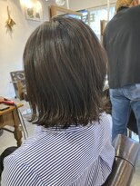 レイリー(LAiLy)&nbsp;切りっぱなしボブ　透明感　アディクシーコバルトブルー