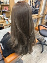 ナンバー アンフィール 渋谷(N° anfeel)&nbsp;たっぷりレイヤーカットエアリーロング美髪フォギーベージュ渋谷