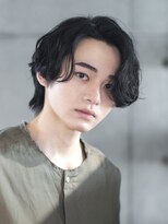 バイフィフス 原宿/表参道(by fifth)&nbsp;センターパート刈り上げ無し黒髪ニュアンスパーマかき上げヘア