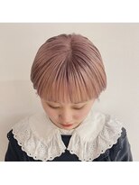 ニカ(NIKA) ショートとの相性抜群♪ピンクカラー