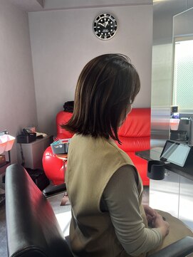 リベット(LIVET) 肩下の外ハネボブ