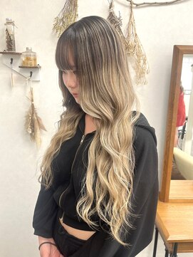 リングバイモアムー(Ring by Moremuu) バレイヤージュ　イッシー　ブリーチ