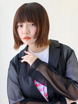 ヘアサロン ガリカ 表参道(hair salon Gallica) 顔周りレイヤーと外ハネで動きのある切りっぱなしボブ/前髪あり