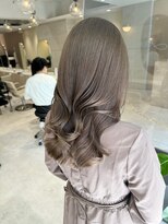 ミズチャーム(Ms.CHARM)&nbsp;グレージュ/韓国ヘア/レイヤー/ブリーチなし