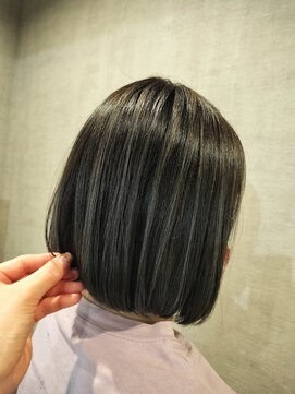 ウキ(uki“) ボブ/ハイライト/髪質改善カラー