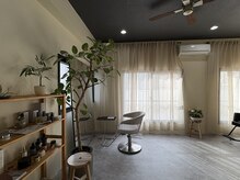 イオ(io)の雰囲気（光がたくさん入る店内です）