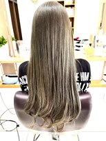 メタ(META)&nbsp;透明感オリーブグレージュ×髪質改善ストレートで叶える極上艶髪