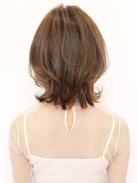 アフロート ギンザ(AFLOAT GINZA) ◎大人かわいい 小顔ひし形くびれミディアムウルフ 20代30代40代