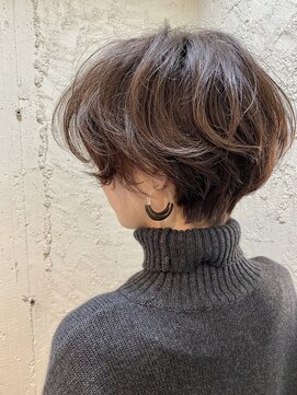 ペネロープ(Penelope) ショート/ハイライト/グレージュ 担当 夕島