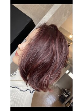 ワンズ(One’s) ボルドーカラー×切りっぱなしボブ