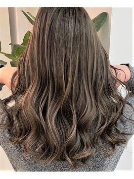 サロン ド ミカーサ(Salon De Micasa) 落ち着いたトーンのハイライト