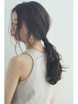 ウタ 【uta 京野】抜け感×ローポニーテール