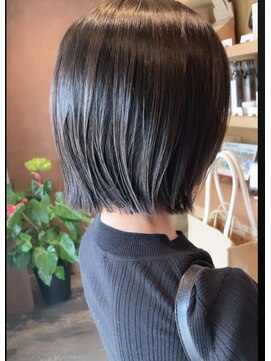 カプロハッチ(Capullo Hacchi.) ぱっつんくびれボブ