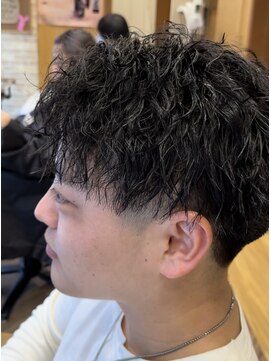 フレンズ 手稲店(friend's) ツイストパーマ刈り上げフェードスタイルビジネスショート