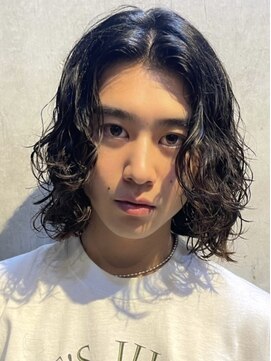 ラヴィズムバイフィフス(LUVISM by fifth) 万代メンズボブセンターパート波巻きスパイラルパーマウルフ30代