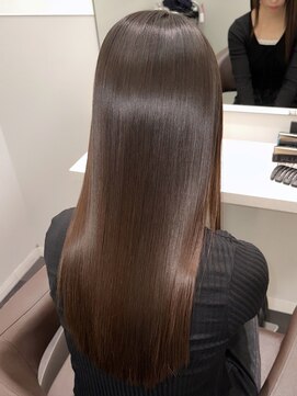 ウィステリア(Wisteria) ロングストレート/艶髪縮毛矯正/髪質改善/透明感/10代20代30代