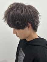 ヒュイル バイ ニアウ(Hwyl by Niau) メンズマッシュウルフパーマツイストパーマアッシュカラー