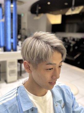 エアー 銀座タワー(AIR) メンズカット/ダブルカラー/ハイトーンカラー/ホワイト