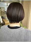 立体感ショートボブで後ろ姿を美しく
