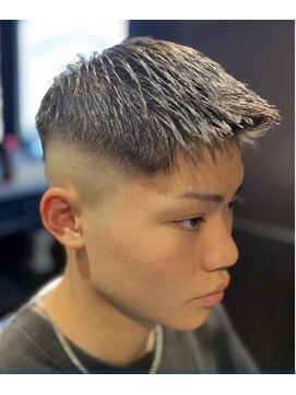 サンカリ 真法院店(SANKARI) フェードカット