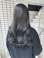 ブリンク(blink)&nbsp;6トーンアッシュグレーイルミナカラーレイヤーカット前髪なし