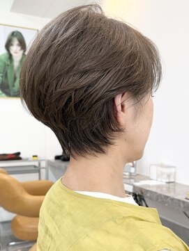 ファチュール(fAture.) ひし形ショート　40代50代60代　柔らかグレージュ　白髪ぼかし