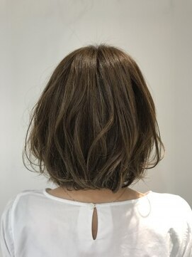 コム(com by neolive) エアリーボブ＊